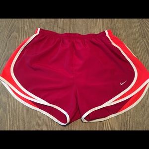 nike dri-fit shorts size L